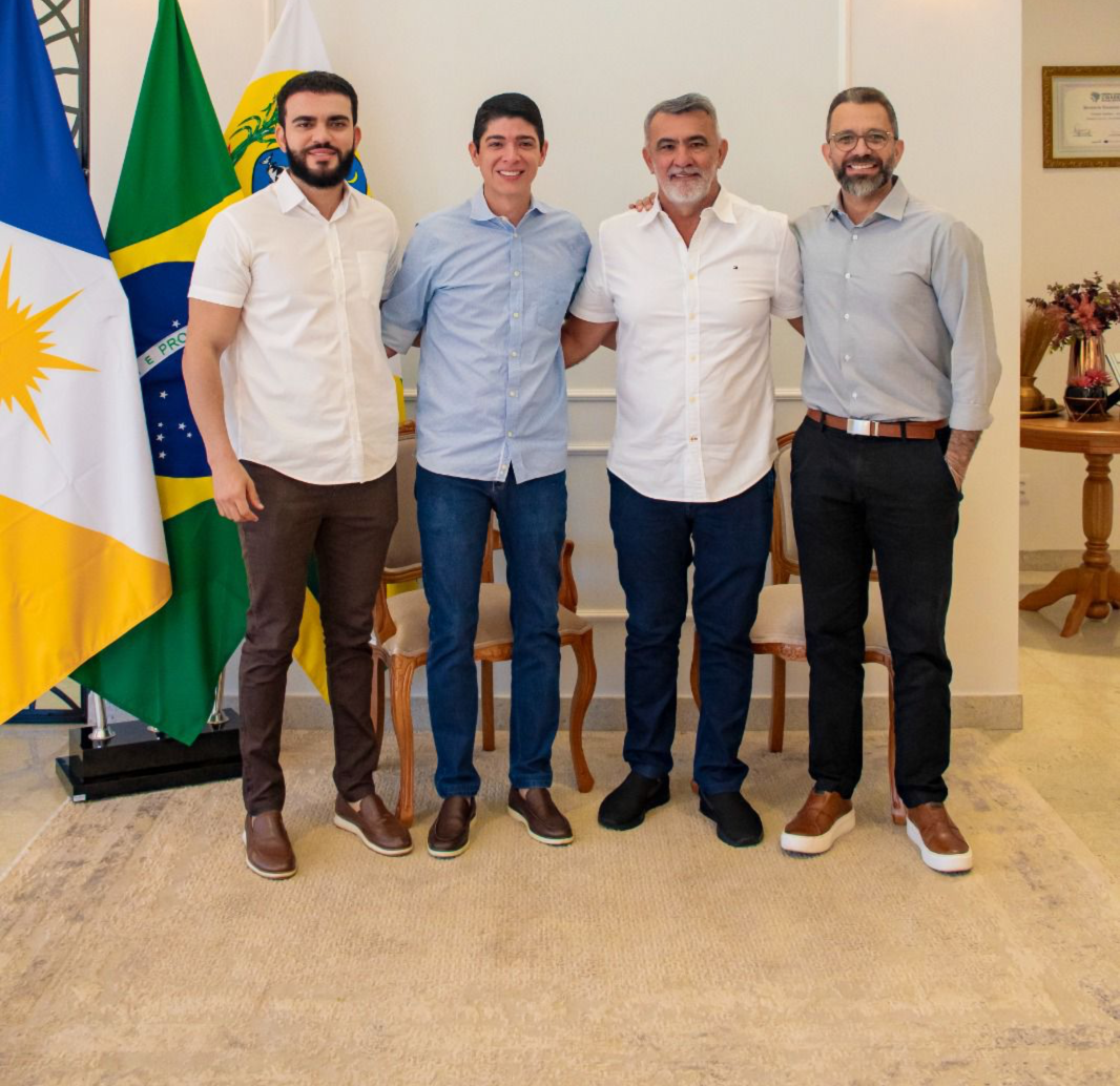 Prefeito Celso Morais recebe visita de Amélio Cayres e Léo Barbosa com direito a ligação em vídeo com Wanderlei; Veja como foi!