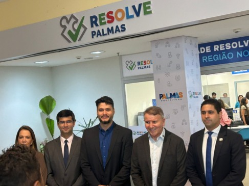 Eduardo Siqueira reabre Resolve Palmas e anuncia meta de digitalizar serviços: "Poder público não pode ficar esperando o cidadão ir até ele"