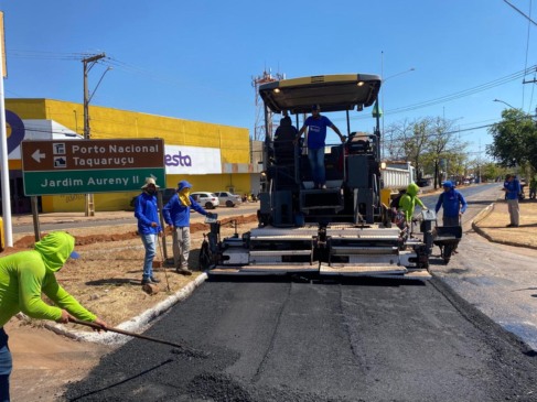 Obras em Palmas: Avenida Goiás recebe novo asfalto e iluminação LED 