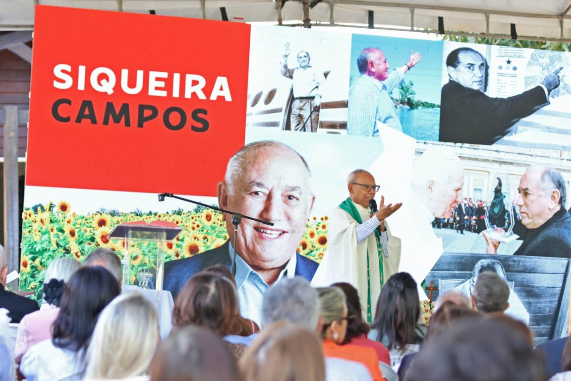 Veja como foram os discursos e homenagens na celebração religiosa em memória do legado de Siqueira