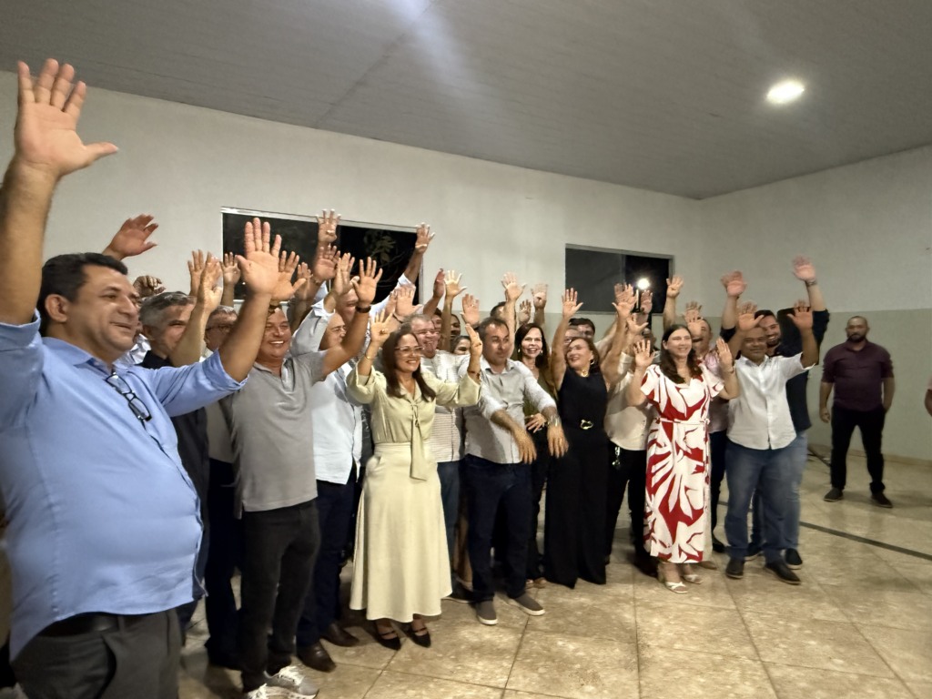 Jantar em Araguaína: Dorinha recebe discursos de apoio, destaca trabalho de Gomes e Gaguim e reforça disposição para projeto: “ É um orgulho servir o Tocantins”