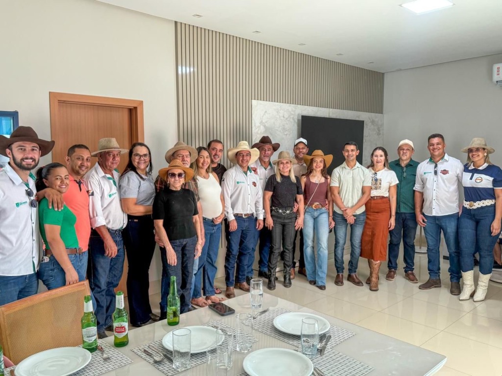 Após Cavalgada em São Miguel,Vicentinho Jr reúne Amélio, Jair Farias, prefeitos e vereadores em almoço e destaca compromisso com o Bico