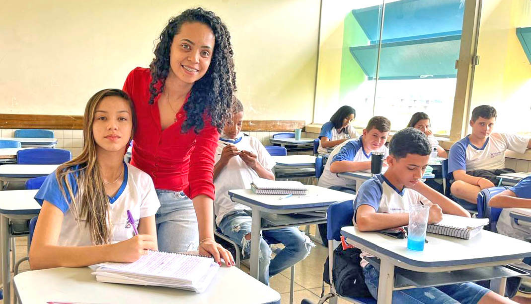 Serão premiadas as iniciativas exitosas de escolas e profissionais da rede estadual de ensino Serão premiadas as iniciativas exitosas de escolas e profissionais da rede estadual de ensino