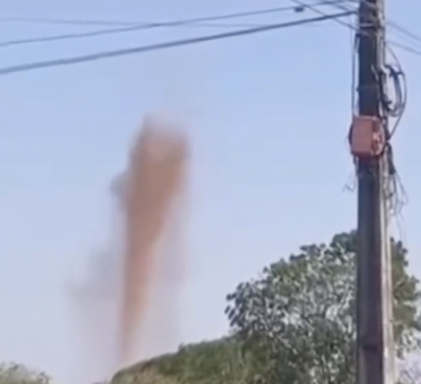 Redemoinho gigante surpreende moradores do interior do TO