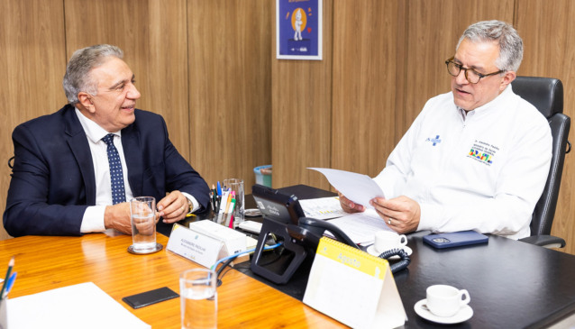 Durante o encontro com o ministro da Saúde, governador abordou a situação atual dos hospitais e a necessidade de investimentos para garantir melhores serviços à população - Foto: Vinícius Santa Rosa/Governo do Tocantins 