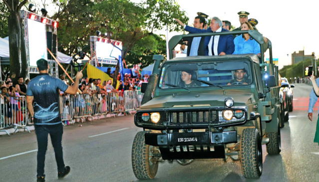 Tradicional desfile reuniu mais de 10 mil pessoas, entre estudantes, militares, autoridades e comunidade em geral - Esequias Araújo/Governo do Tocantins