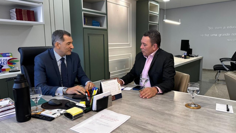 Secretário da Educação, Hércules Jackson, presidente da Undime, Humberto Castilho, enfatizaram a relevância da parceria entre estado e municípios para a qualidade do ensino - Foto: Seduc/Governo do Tocantins 