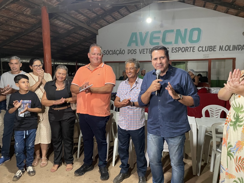 O anúncio foi feito ao lado do senador Eduardo Gomes, do prefeito Jesus Evaristo e demais lideranças da cidade - Foto: Rafael Braúna
