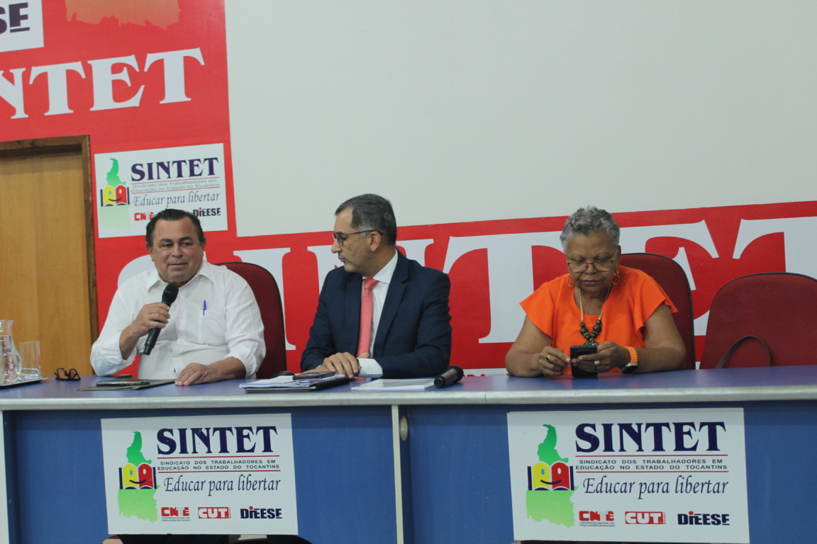 Sintet se reúne com secretário da Educação que é cobrado sobre andamento do PCCR 