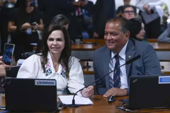 Juntos, Eduardo Gomes e Dorinha entregam 1ª usina de micropavimentação que vai atender 19 municípios no Vale; Prefeitos comemoram 