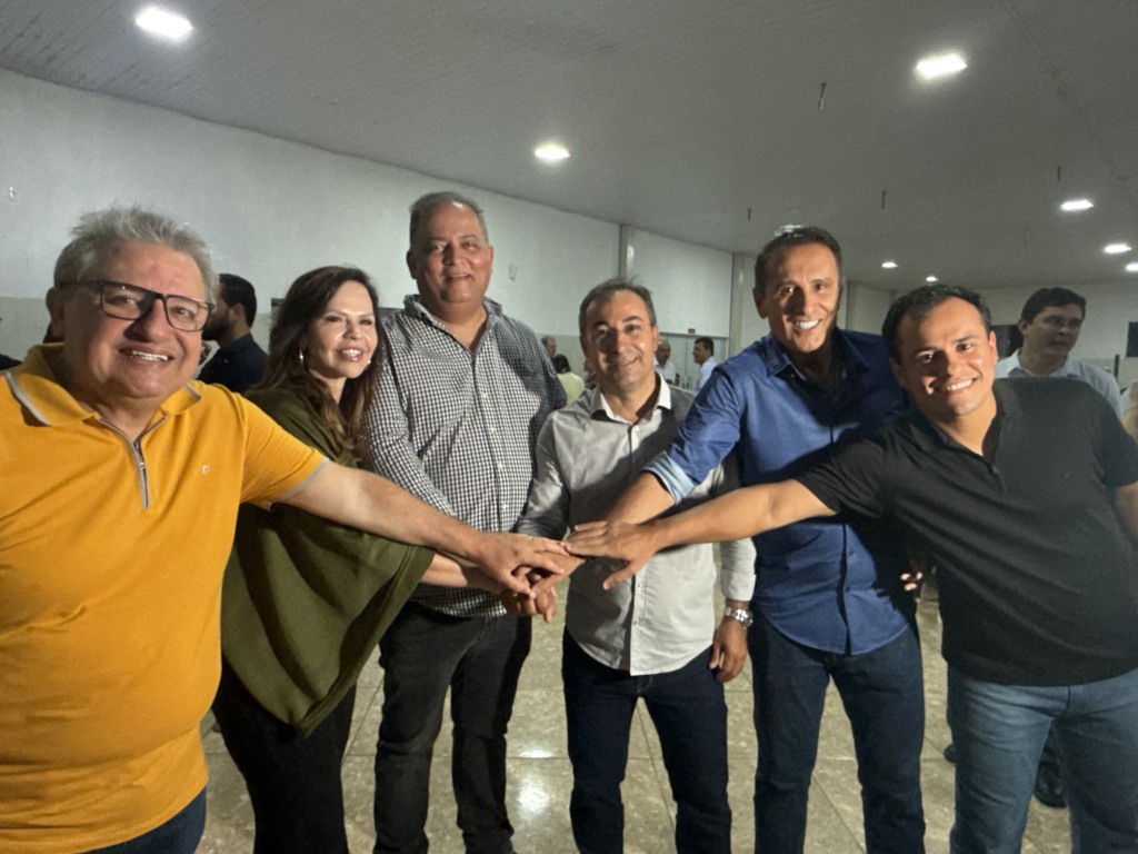 Wagner reúne Dorinha, Gomes e Gaguim em jantar com dezenas de prefeitos e prega união em torno de projeto de “gestão” do grupo 