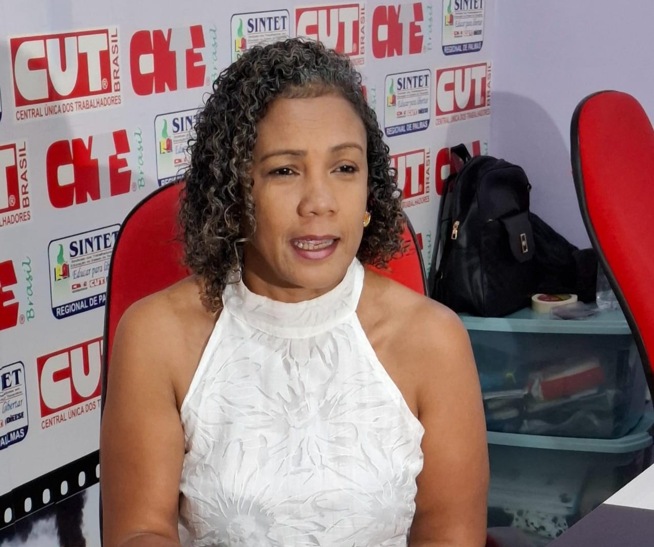 Sindicato repudia MP que extinguiu eleição nas escolas da capital e diz que fará mobilização para tentar barrar projeto na Câmara; Gestão se manifesta Sindicato repudia MP que extinguiu eleição nas escolas da capital e diz que fará mobilização para tentar barrar projeto na Câmara; Gestão se manifesta