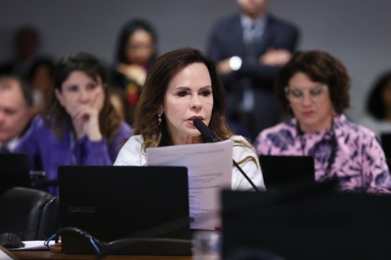 Senadora Professora Dorinha vota pela prisão preventiva de 21 investigados na CPMI do INSS