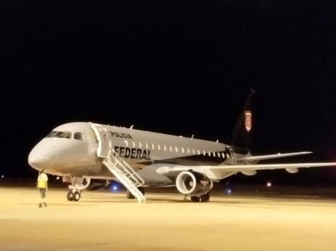 Avião da Polícia Federal no aeroporto de Palmas durante nova fase da Operação Fames-19 — Foto: Divulgação/PFTO