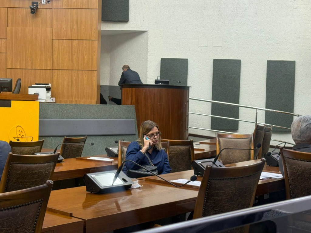 Clima na Aleto: Em plenário, Claudia Lelis fala da popularidade de Wanderlei e diz que a “verdade e a democracia devem prevalecer” Clima na Aleto: Em plenário, Claudia Lelis fala da popularidade de Wanderlei e diz que a “verdade e a democracia devem prevalecer”
