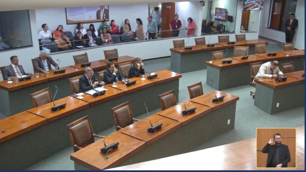 Na Aleto: Deputados parabenizam Amélio por aniversário e sessão não tem discursos políticos