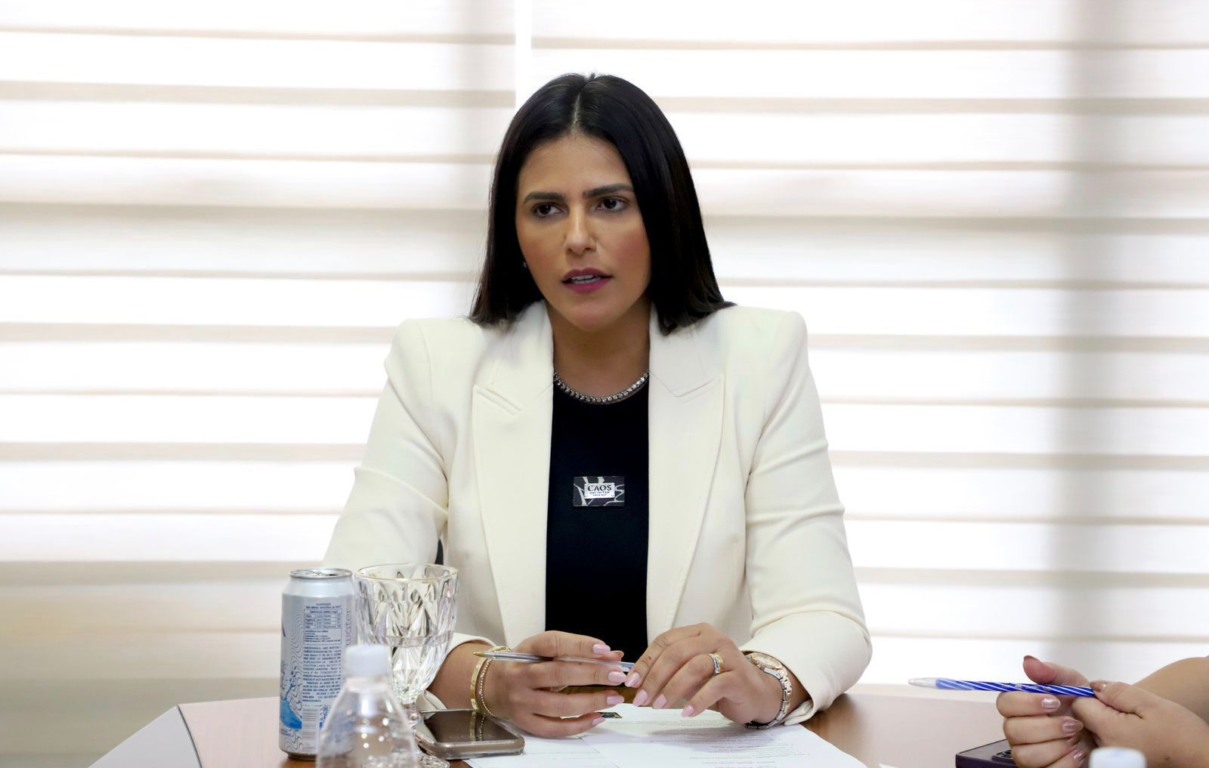 Karynne Sotero repudia associação de sua imagem a fatos relacionados ao ex-marido, de quem se divorciou em 2017: “Minha história não se confunde com a de ninguém”