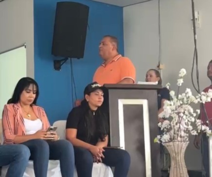 Aplaudido, Eduardo Gomes acena apoio e diz que Dorinha é a mais preparada para fazer governo popular e municipalista; Assista aqui!