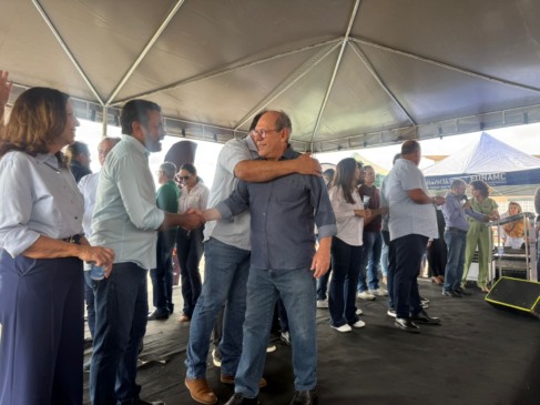 Em Araguaína, Dimas representa Laurez em inaugurações ao lado de Wagner, Dorinha e Gomes; À Gazeta, ele diz que Estado tem déficit de R$ 300 milhões