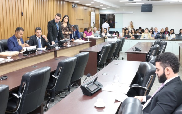 Comissão de Constituição e Justiça da Aleto aprova PEC que muda regra sobre convocação de suplente