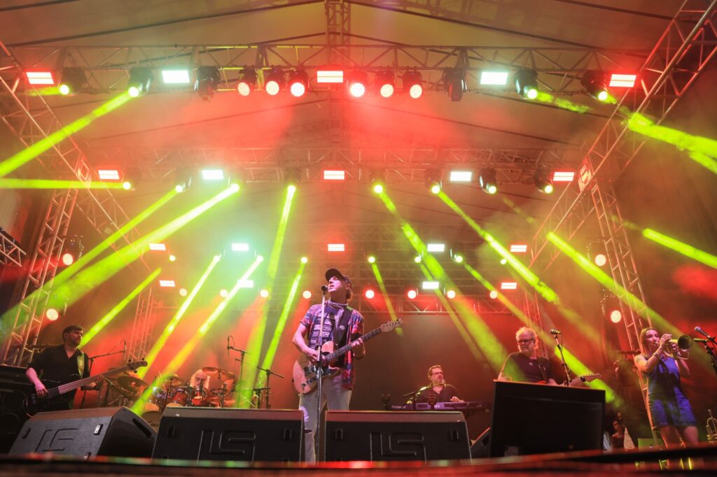 Abertura do Festival Gastronômico de Taquaruçu vira ‘sarau’ comandado por Zeca Baleiro