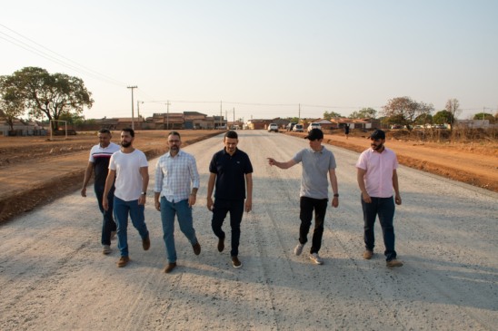 Prefeito Celso visita obras de pavimentação, praças e revitalização de áreas públicas e destaca avanços na infraestrutura urbana de Paraíso 