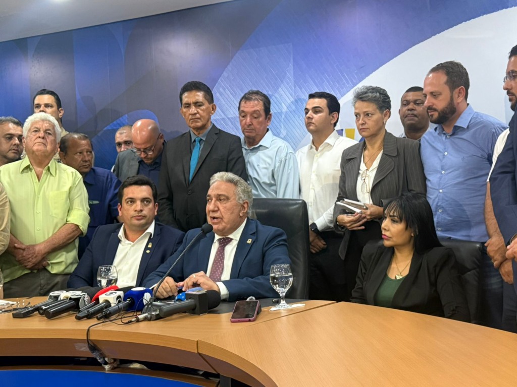 Janad e Gutierres acompanham Laurez e comentam momento político; Interino fala sobre relação com prefeitos e com a Assembleia