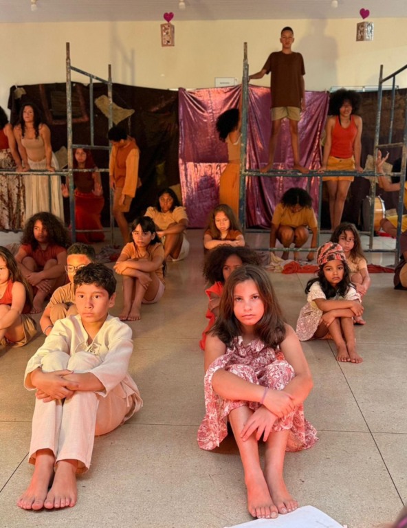 Setembro Amarelo: Espetáculo “Abrigo” oferece emoção e reflexão sobre acolhimento, superação e a importância da vida