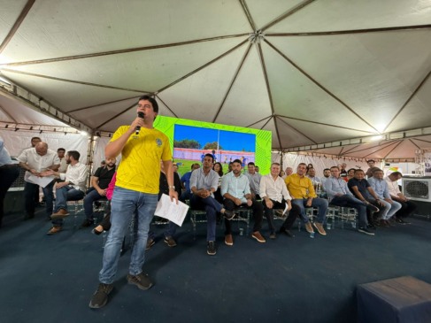 Anúncio de centro esportivo tem Eduardo, Vicentinho Jr, Irajá e dez prefeitos; Ministro Fufuca enaltece gestão da capital e projeta Vicentinho como futuro senador