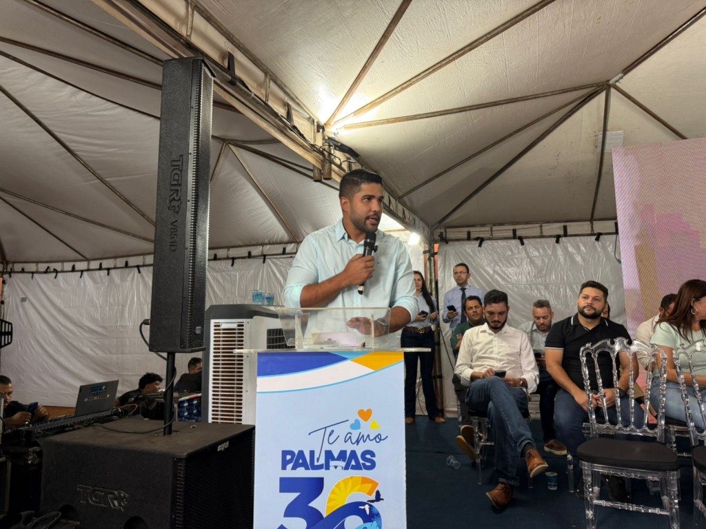 Anúncio de centro esportivo: Filho de Laurez representa pai em evento com ministro e defende atual governo“Não estamos aqui para falar do passado”