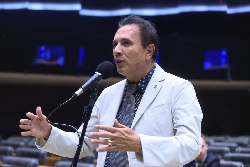 Deputado Carlos Gaguim participa da promulgação da PEC dos Precatórios