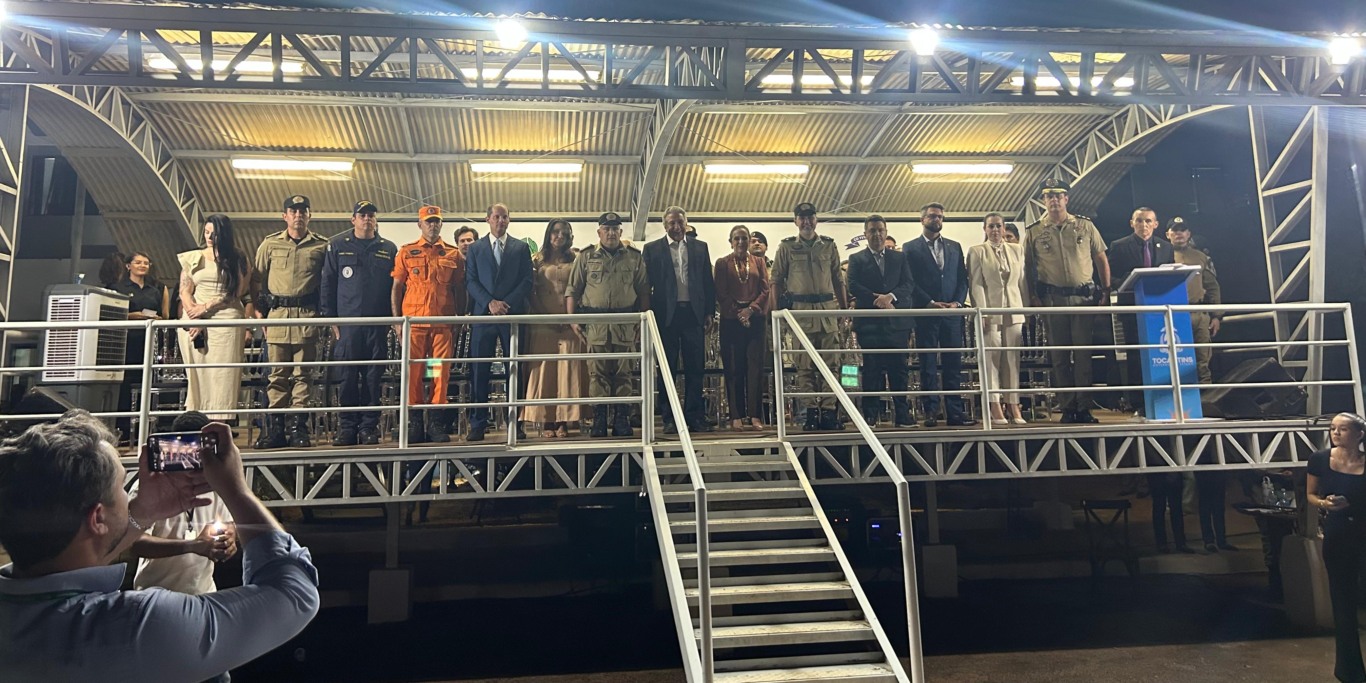 Na troca de Comando, Laurez promete fortalecer e modernizar PM: “Vamos fazer de tudo para que nosso Estado seja respeitado” Na troca de Comando, Laurez promete fortalecer e modernizar PM: “Vamos fazer de tudo para que nosso Estado seja respeitado”