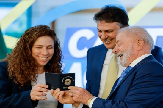 
Documento dará descontos em hotéis e cartões de crédito - Foto: Ricardo Stuckert/PR
