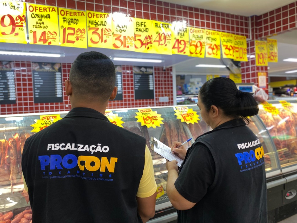 A pesquisa foi feita em 10 estabelecimentos comerciais, incluindo supermercados, atacadistas e casas de carnes, e analisou 32 cortes de carne bovina, suína, frango, peixe e linguiças - Foto: Divulgação/Procon TO