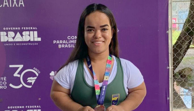 Aline é natural de Araguanã e hoje cursa o 4º período de Educação Física - Foto: Divulgação
