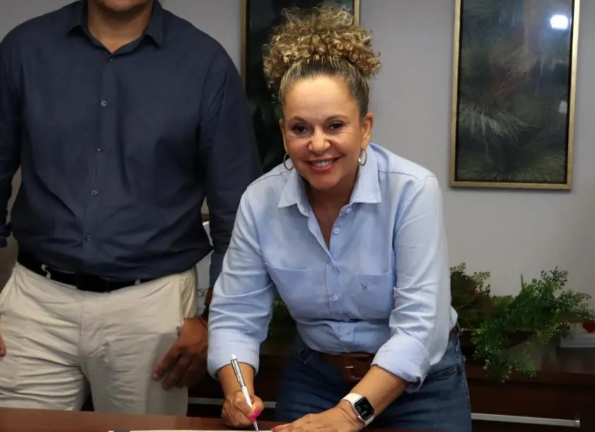 Prefeita Josi Nunes durante formalização da cessão de área no PAI - Créditos: Prefeitura de Gurupi