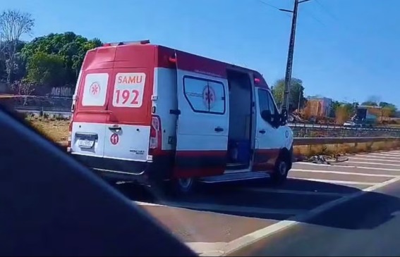 O acidente aconteceu por volta das 8h deste domingo (8), no setor Jardim Aureny IV — Foto: Sou de Palmas/ Reprodução