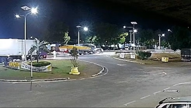 Motorista morre após acidente entre carro e caminhão na BR-153 — Foto: Guaraí Notícias/Reprodução