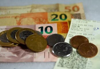 Censo: Maiores rendimentos estão entre homens, pessoas brancas e amarelas e moradores da região Centro-Sul - Foto: Reprodução/g1