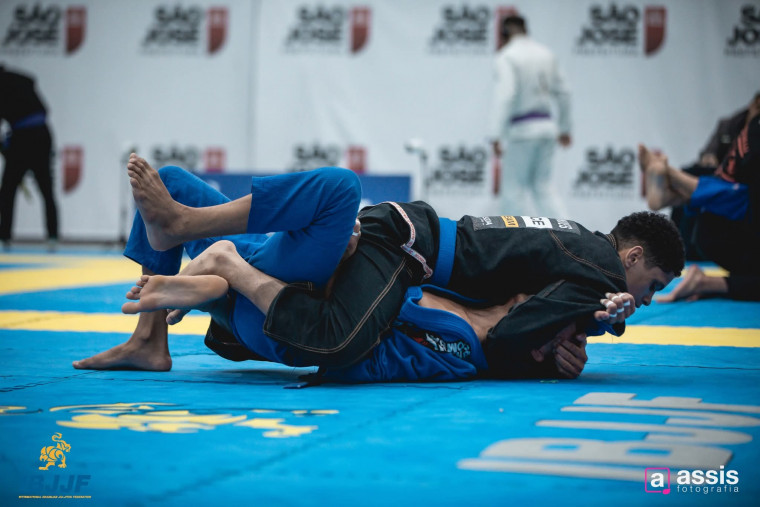 Bryan representará o Brasil no World Amateur Jiu-Jitsu Championship- Foto: Divulgação
Bryan representará o Brasil no World Amateur Jiu-Jitsu Championship- Foto: Divulgação