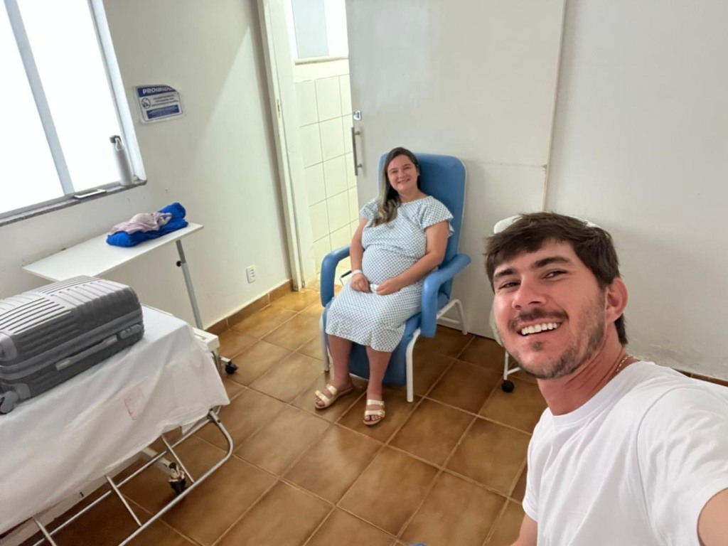 Prefeita dá à luz em hospital público no Sul do TO e destaca confiança na rede municipal e estadual de Saúde Prefeita dá à luz em hospital público no Sul do TO e destaca confiança na rede municipal e estadual de Saúde