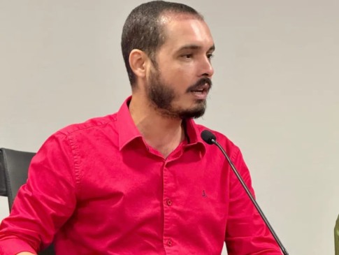 Em resolução, PT decide posição de cautela sobre Laurez e qualquer filiado deve ter autorização do partido para assumir cargo na gestão  