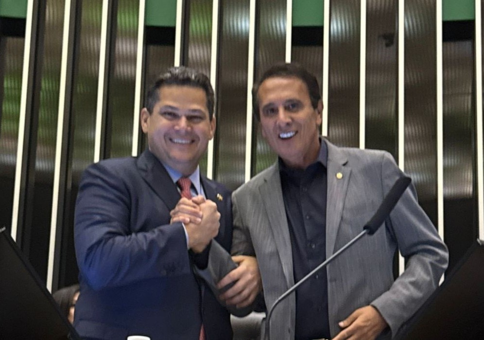 Gaguim recebe apoio de Alcolumbre na disputa ao Senado que defende também composição com Dorinha e Gomes