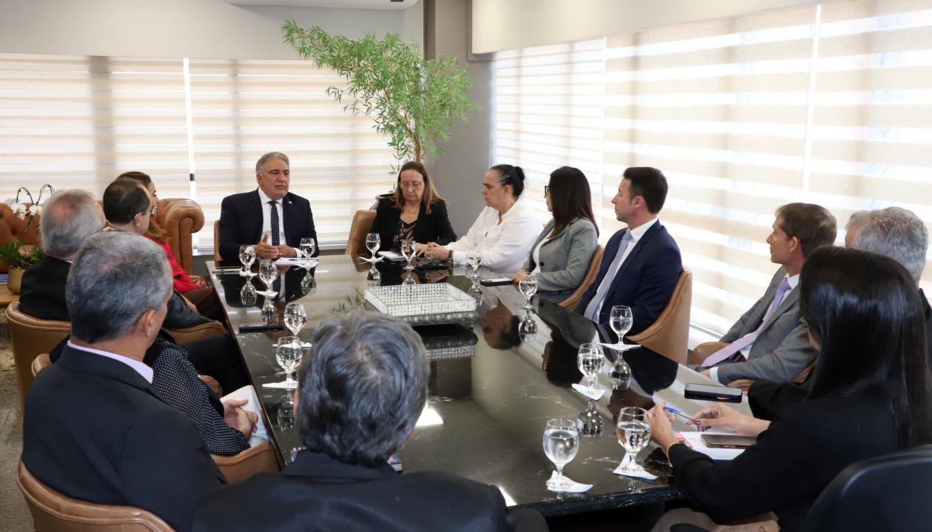 Governador Laurez Moreira realizou visita institucional ao Poder Judiciário, onde foi recebido pela presidente do TJTO, desembargadora Maysa Vendramini Rosal - Foto: Márcio Vieira/Governo do Tocantins