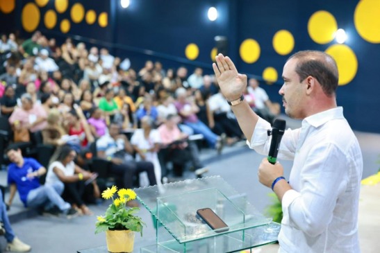 Durante encontro com líderes comunitários em Palmas, Vicentinho Júnior reforçou seu compromisso com a construção de políticas públicas para estes profissionais - Foto: Lucas Feitosa/Ascom Vicentinho Júnior