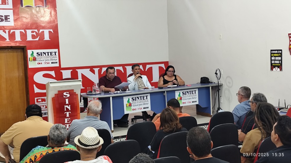 Com Raul conduzindo negociação, Governo pede prazo de 30 dias para revisar PCCR e educadores avisam: “a categoria não recua”