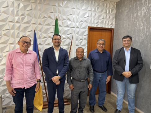 Governo promete edital de concurso da Saúde e analisa demandas apresentadas pelo Sintras