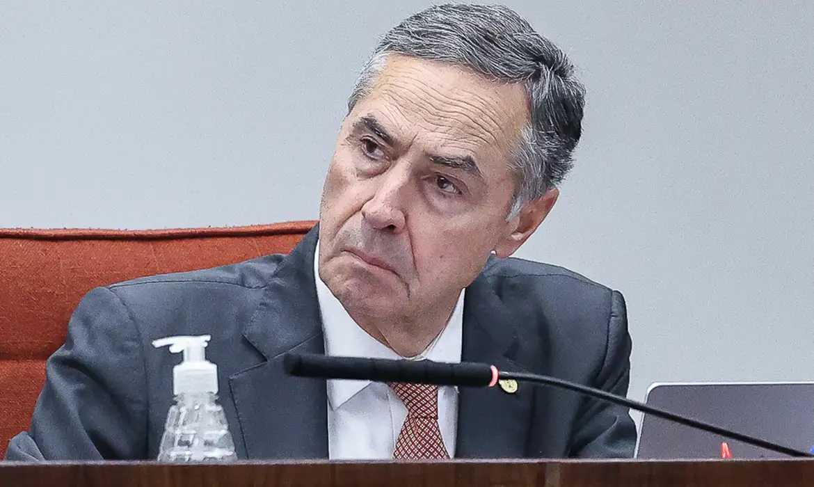 Anúncio de antecipação da aposentadoria de Barroso gera repercussão sobre andamento do recurso de Wanderlei no STF Anúncio de antecipação da aposentadoria de Barroso gera repercussão sobre andamento do recurso de Wanderlei no STF