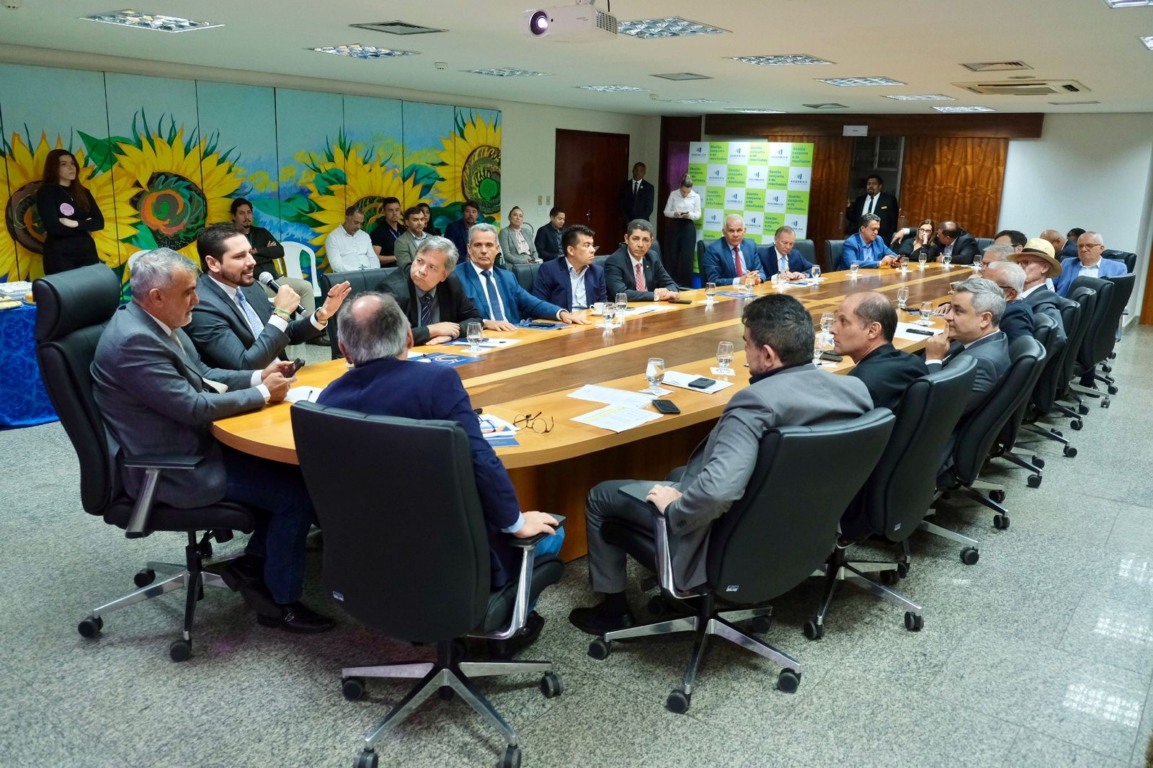 Assembleia abre diálogo entre poderes para definir diretrizes do orçamento de 2026; Olyntho coordena discussão Assembleia abre diálogo entre poderes para definir diretrizes do orçamento de 2026; Olyntho coordena discussão