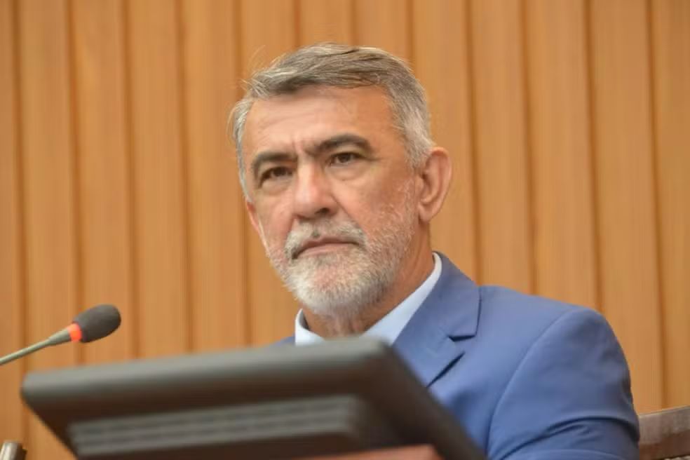 Sobre pedido de Eduardo para retirar nome do pai do Palácio e da ponte, presidente Amélio diz que prerrogativa de mudar homenagens é do colegiado: “o que a maioria decidir vou acatar”